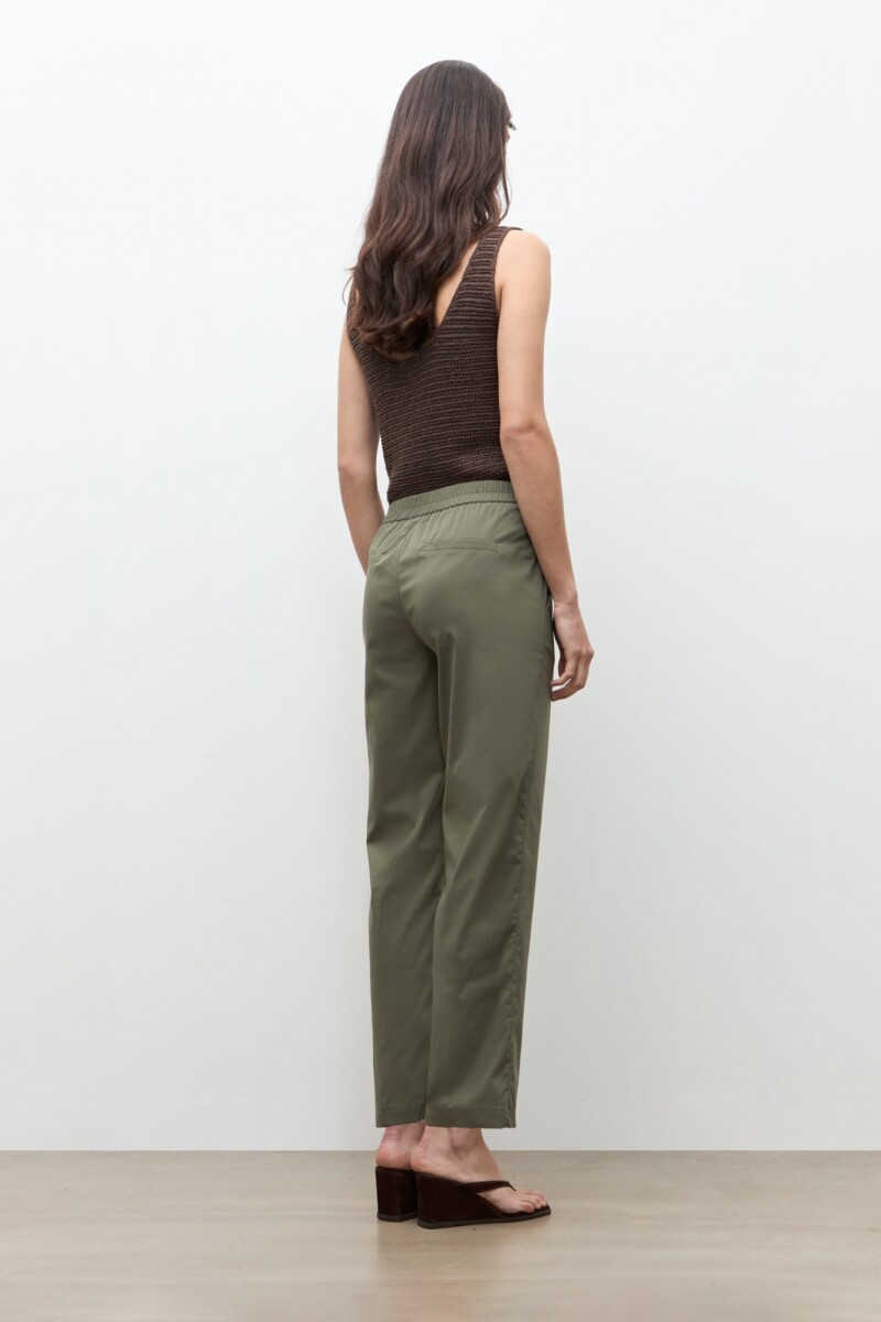 Pantalon recto verde oliva