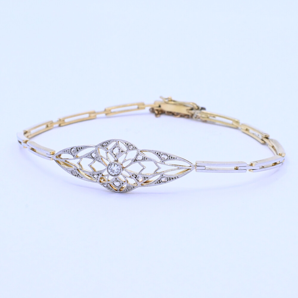 Pulsera oro 18k antigua con brillante y diamantes. Pulsera oro 18k antigua con brillante y diamantes.