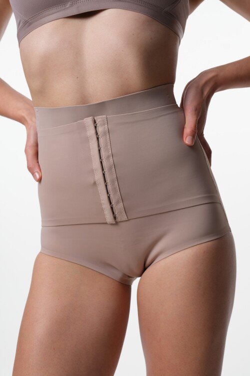 Bombacha Slim Wallis Beige