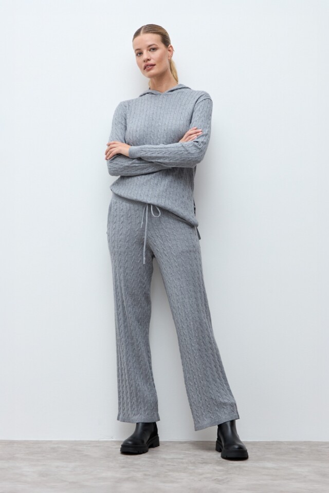 Pantalón tejido estructuras gris melange