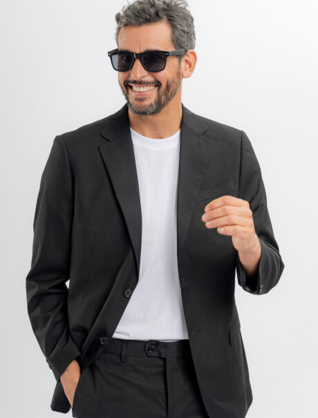 Traje liso negro