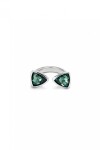 ANILLO EN ALEACIÓN DE METALES BAÑADO EN PLATA DE LEY CON DOS CRISTALES VERDES Anillo