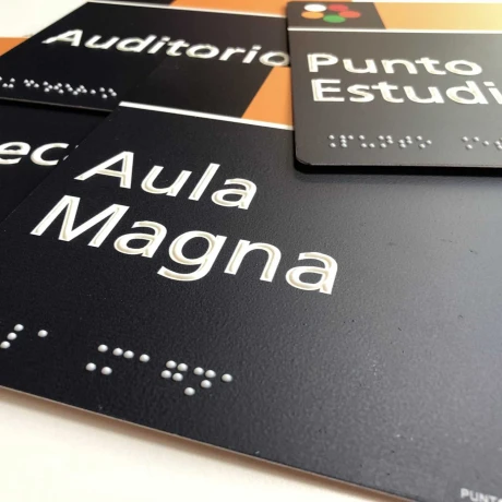 Señalética Braille + Altorrelieve Señalética Braille + Altorrelieve
