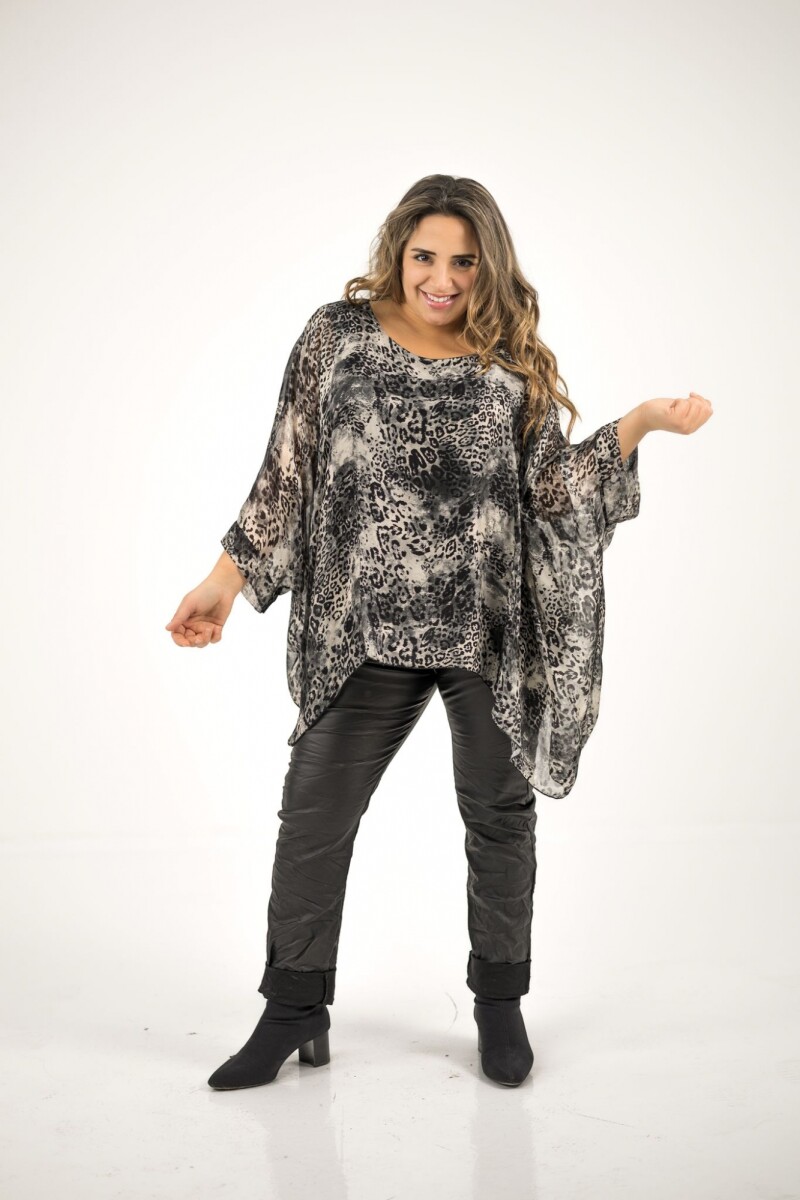 Blusa de seda animal print 