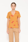 REMERA KISSES Camel