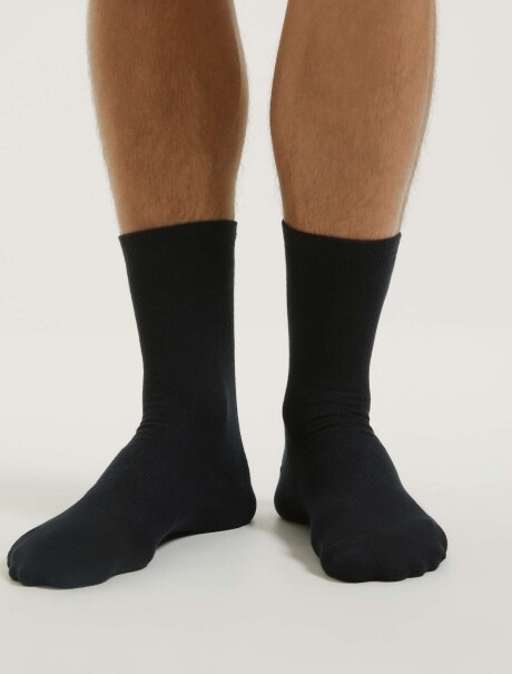 KIT CON 2 PARES DE MEDIAS UNISSEX DE CAÑO MEDIO KIT 2 CALCETINES UNISEX