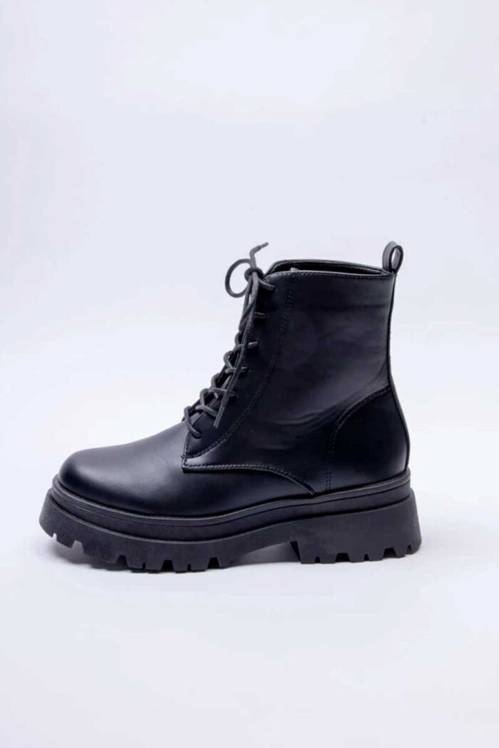 BOTA PADDOCK JERGEN Negro