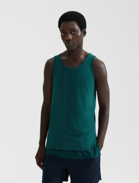 MUSCULOSA BÁSICA MASCULINA MODELO SLIM VERDE