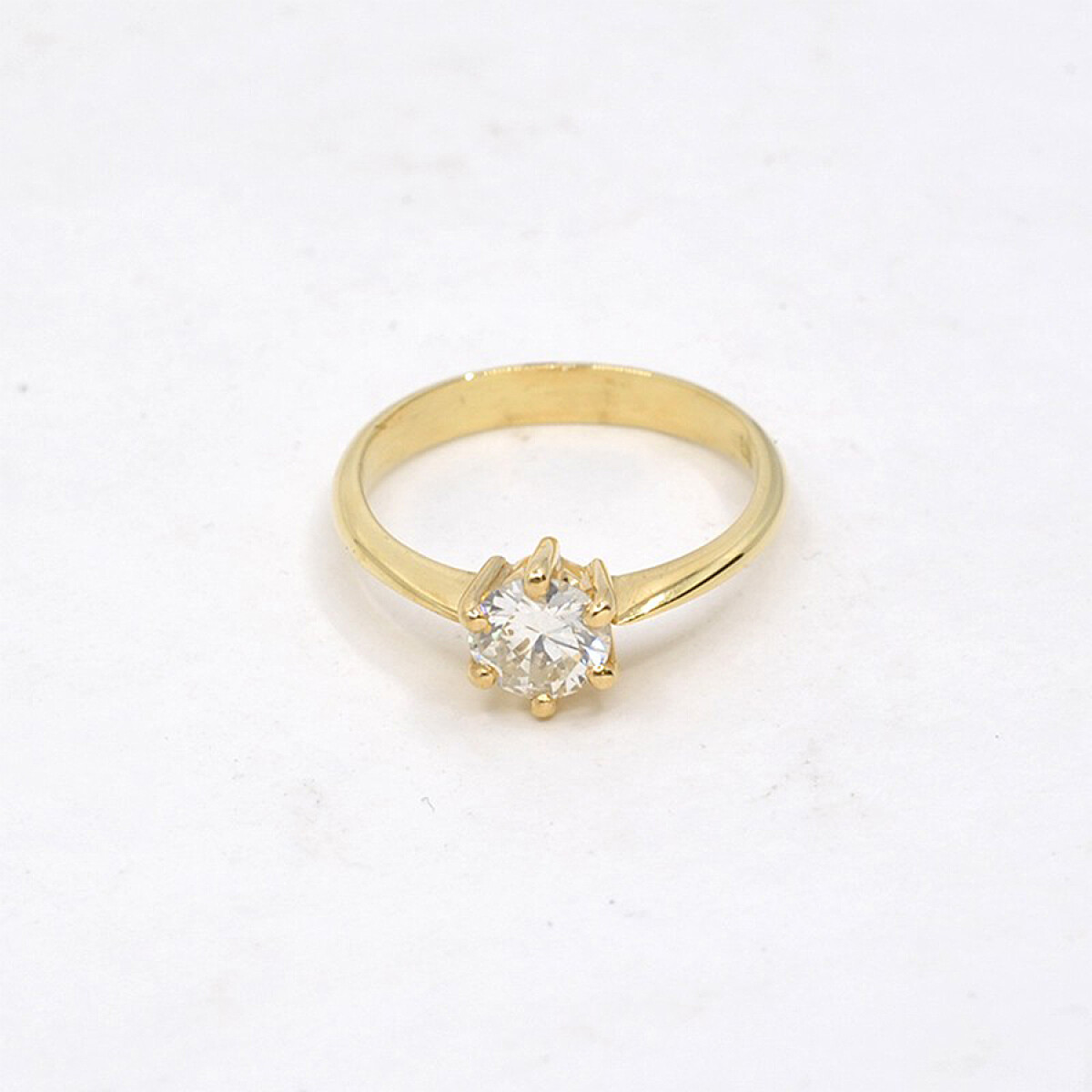 Anillo En Oro 18K Y Brillante 