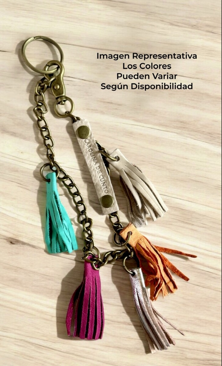 Llavero Y Embellecedor De Cartera Con Flecos Multiples Funciones Y Colores Variados. 
