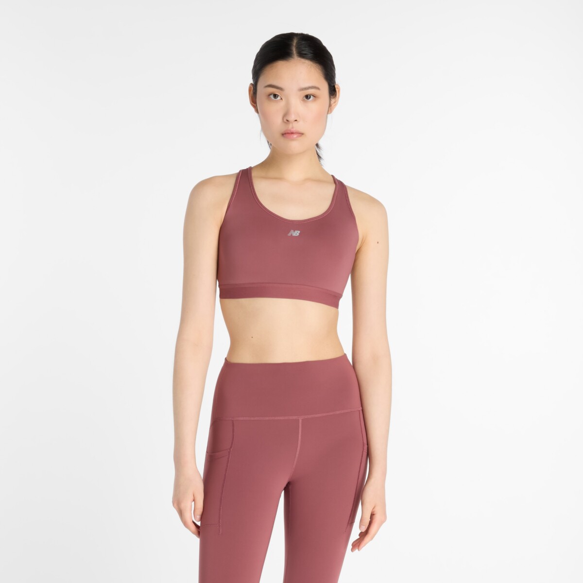 Top New Balance de Dama -NB Essential Run Bra- WB51032WAD - RED 