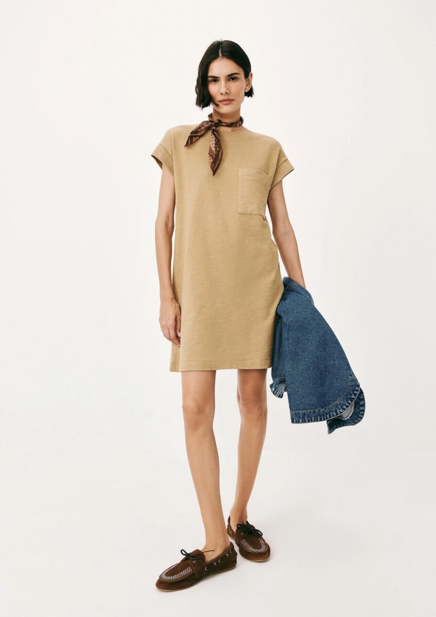 VESTIDO CORTO BÁSICO TEXTURIZADO - BEIGE 