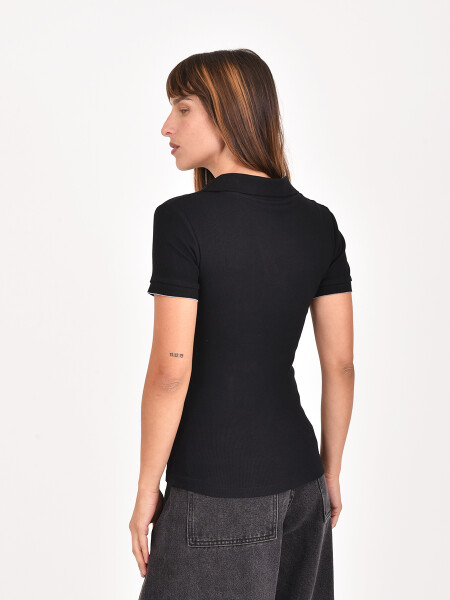REMERA AKOTA NEGRO