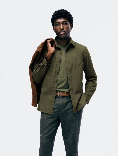 CAMISA BÁSICA DE ALGODÓN VERDE