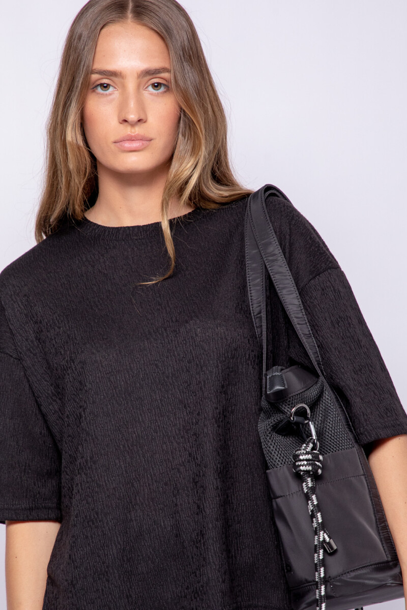 REMERA BLANCA Negro
