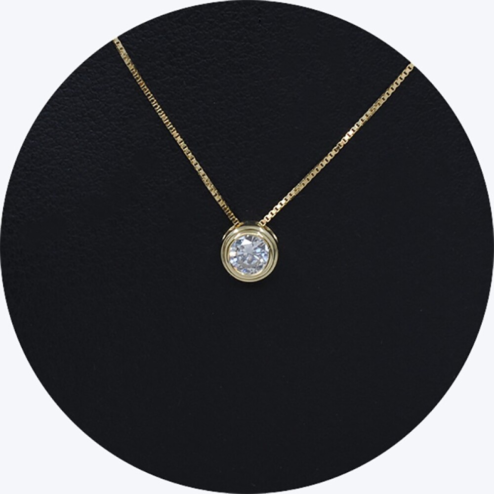 Dije En Oro 18K Y Brillante Dije En Oro 18K Y Brillante