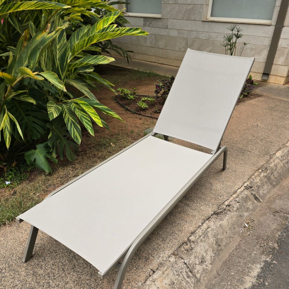 Reposera Piscina De Diseño En Aluminio Y Tela Americana. Reposera Piscina De Diseño En Aluminio Y Tela Americana.