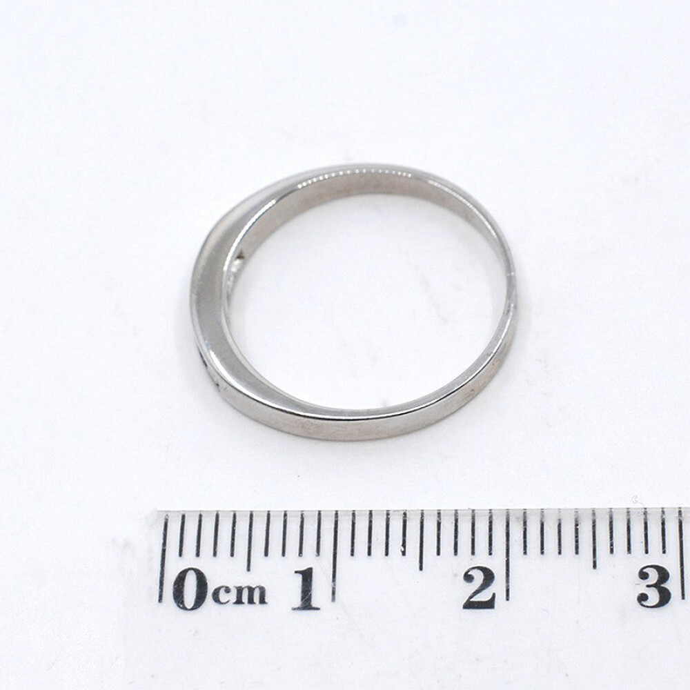 Anillo En Oro Blanco 18K Con Brillantes Y Zafiros Anillo En Oro Blanco 18K Con Brillantes Y Zafiros