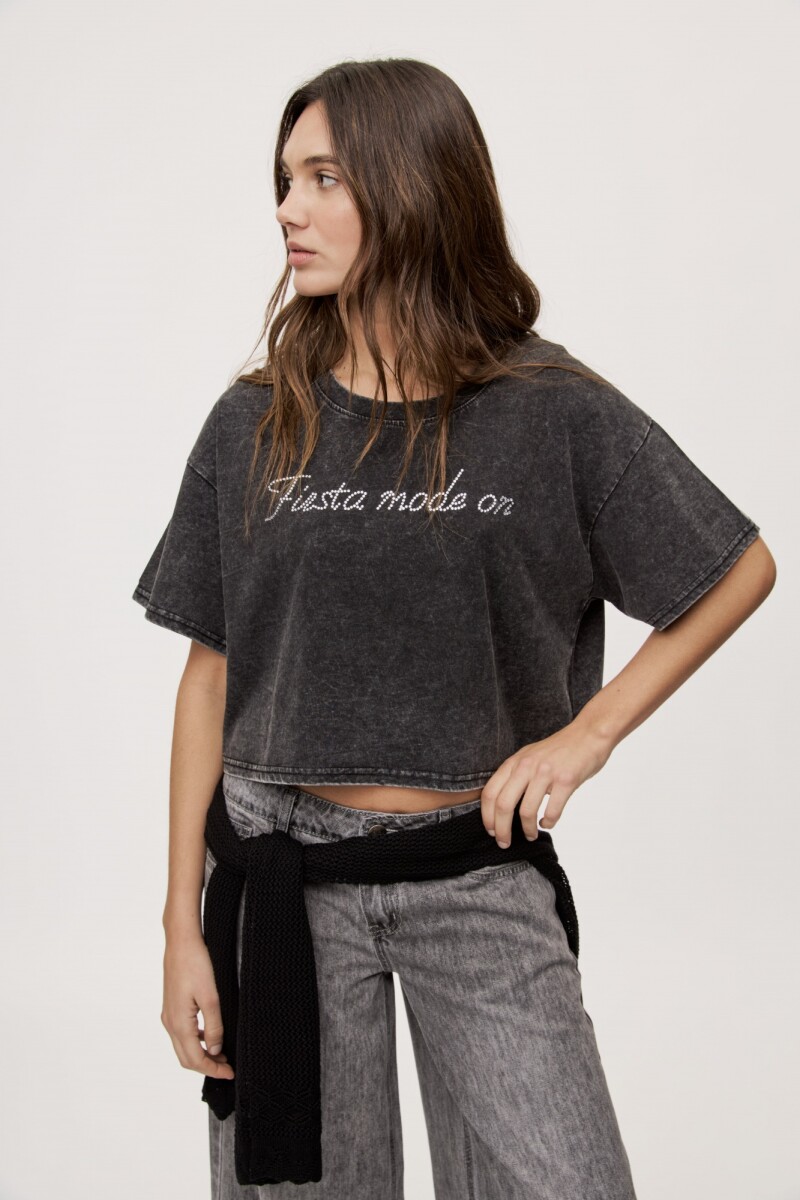 REMERA FIESTA Negro