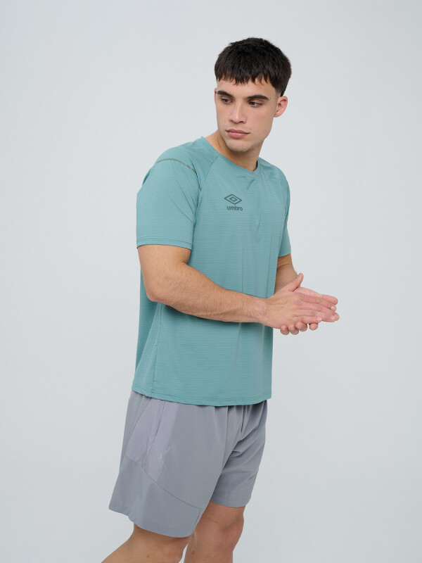 REMERA TERREN Umbro Hombre 00v
