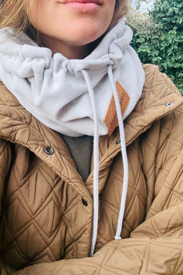 Plush Neck Gris