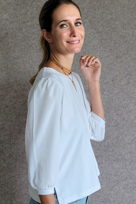 Remera Rose Blanco pespunte al tono