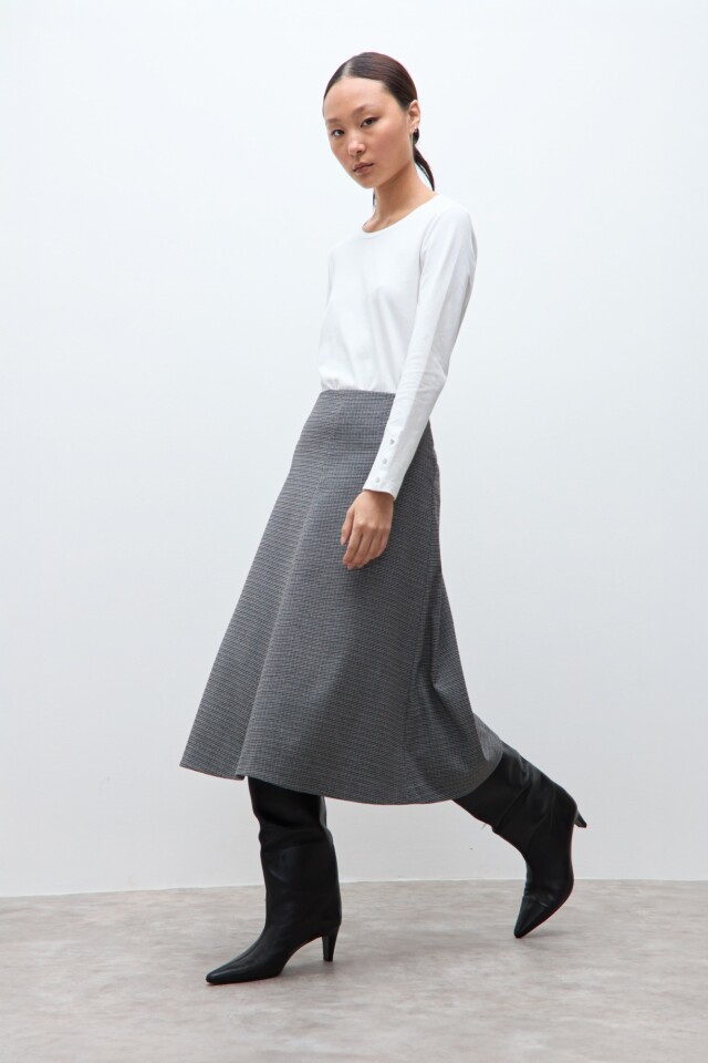 Falda fantasía gris