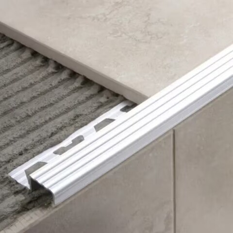 Aluminio protector de escalón grada 10.5mmx2.5mt Cromo Mate Aluminio Protector De Escalón Grada 10.5mmx2.5mt Cromo Mate