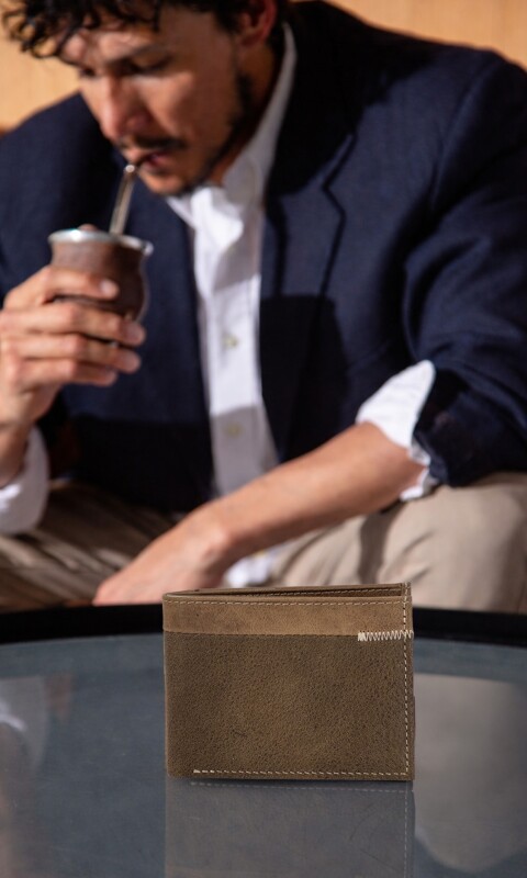 BILLETERA CUERO JANO JASPEADO C/NUEZ