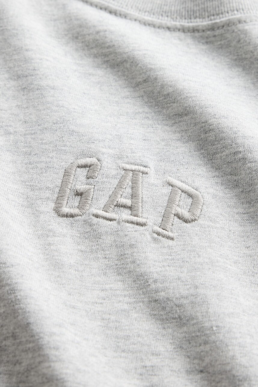 Remera Mini Logo Gap Hombre Light Heather Grey B08