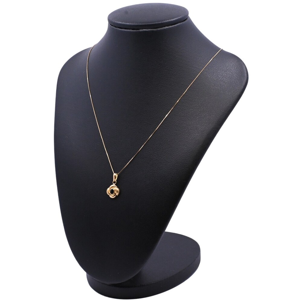 Colgante oro 18 k con zafiro oval. Colgante oro 18 k con zafiro oval.