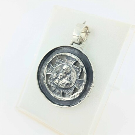 Medalla religiosa de plata 925 y double en oro 18 ktes, San Benito. Medalla religiosa de plata 925 y double en oro 18 ktes, San Benito.