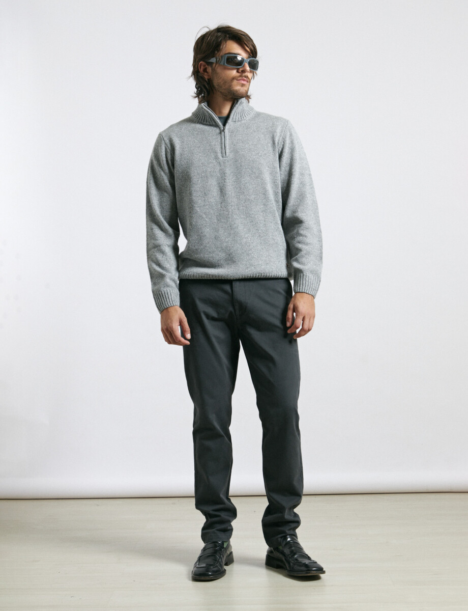 470421 REMERA HARRY Gris