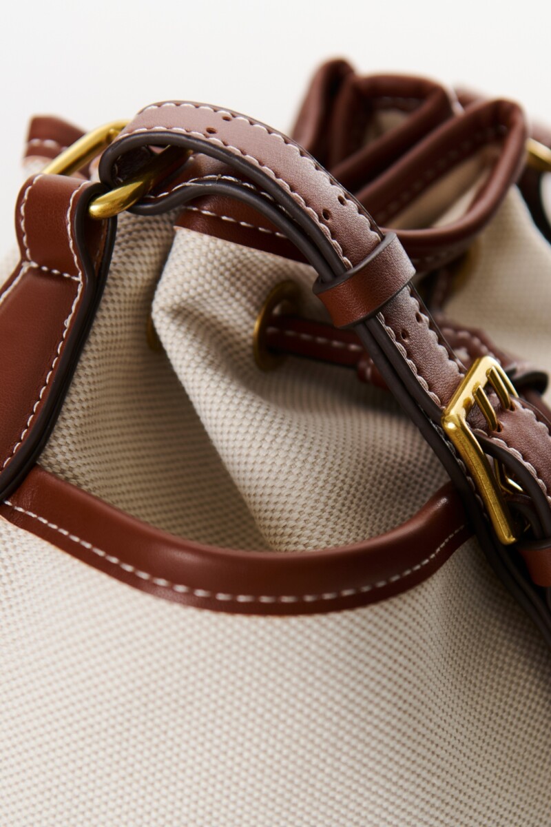 CARTERA VIVO CUERO NATURAL