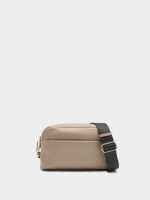 Bolso Bandolera Cierre Doble Y Colgante taupe