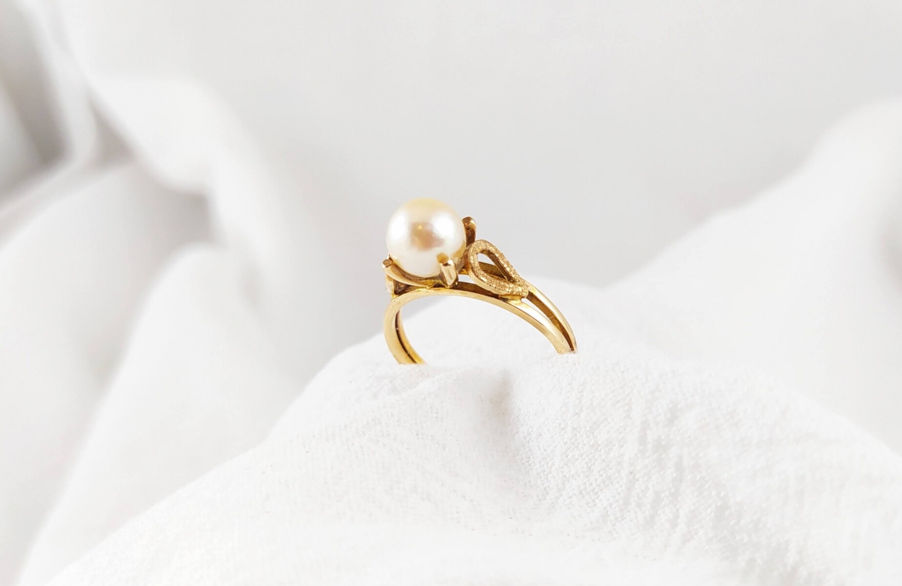 Solitario de perla Rosado 18k 