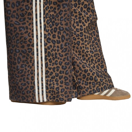 PANTALÓN adidas FIREBIRD OVERSIZED LEOPARD Animal print