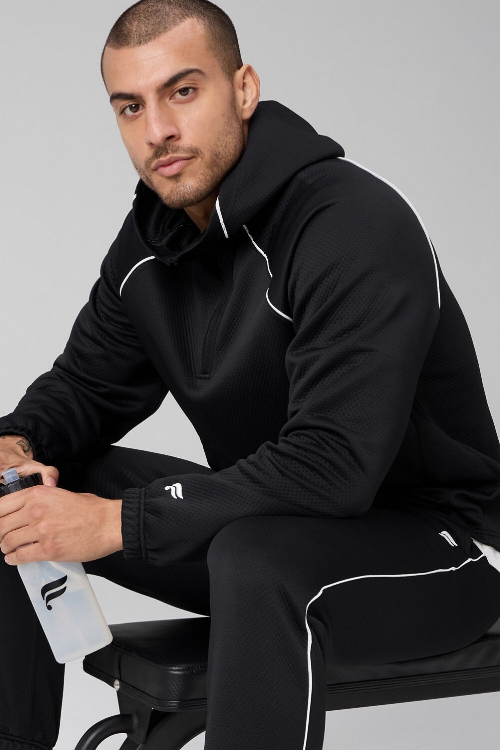 Polera The Gridtech Quarter Zip Hoodie Piped Hombre Black / Classic White
