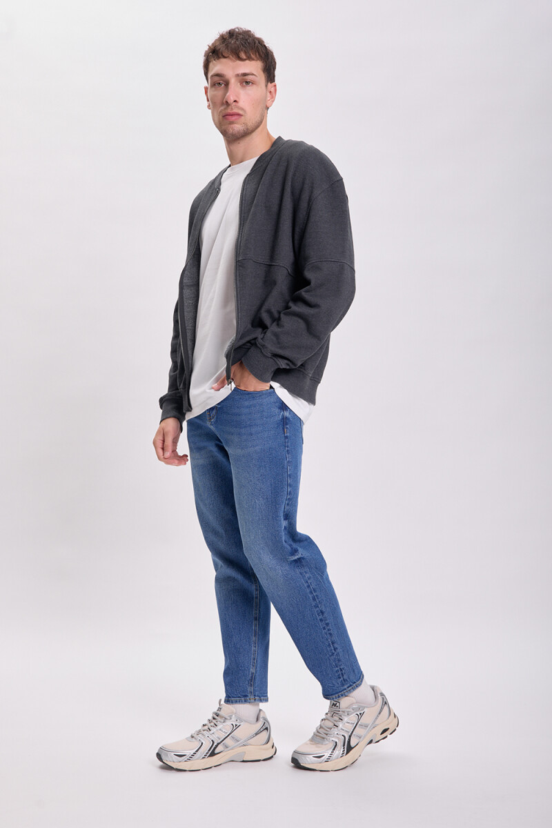 Campera deportiva lavada Negro