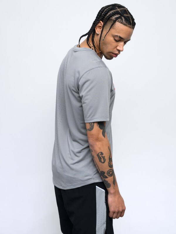 REMERA FLEX Umbro Hombre 054