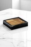 Bombonera con visor 14,5x14,5x3,5 cm. - PELLE NERO Bombonera con visor 14,5x14,5x3,5 cm. - PELLE NERO