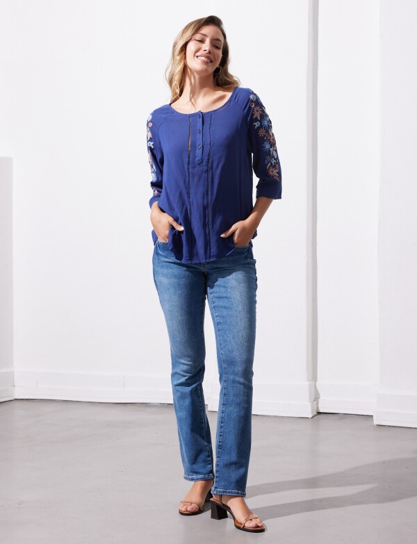 Blusa Bordada AZUL