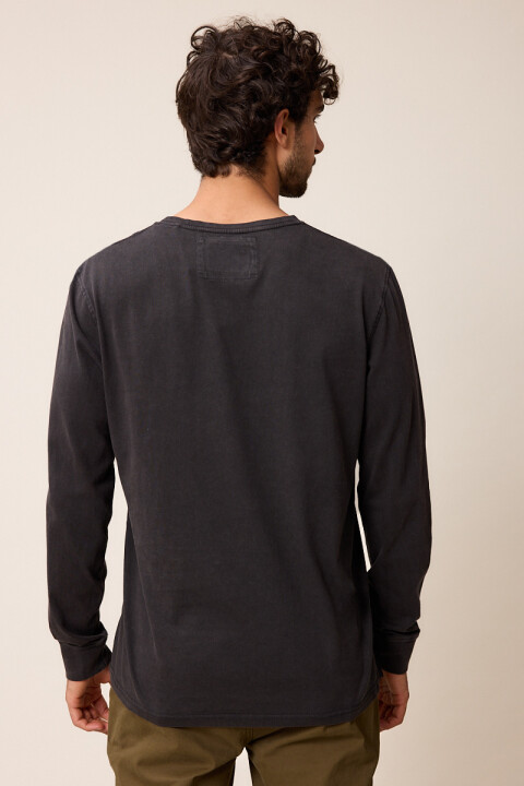 T-SHIRT M/L UCAY POLANCO Negro