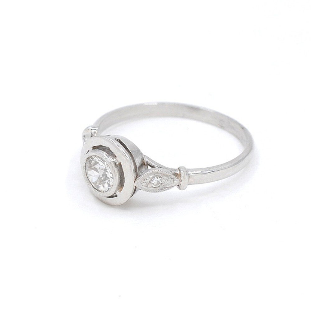Anillo En Platino Y Brillantes Anillo En Platino Y Brillantes