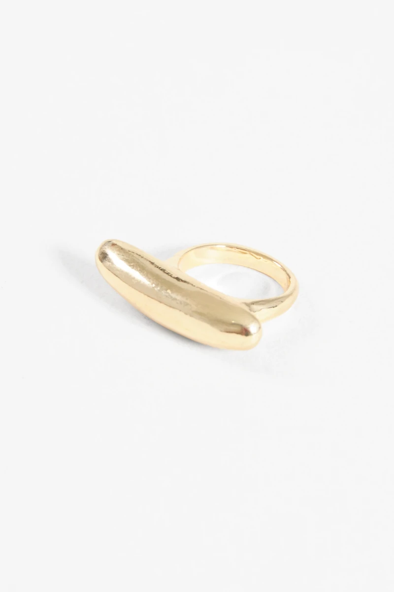 Anillo ovalado dorado