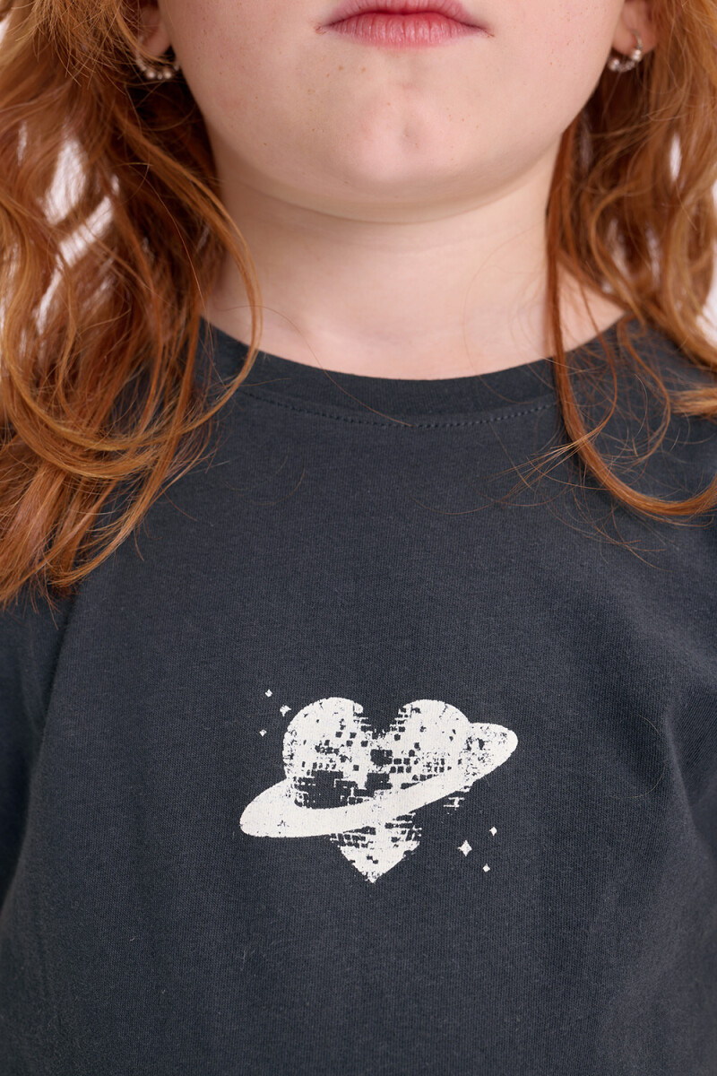 Remera estampa Self Love Gris Oscuro
