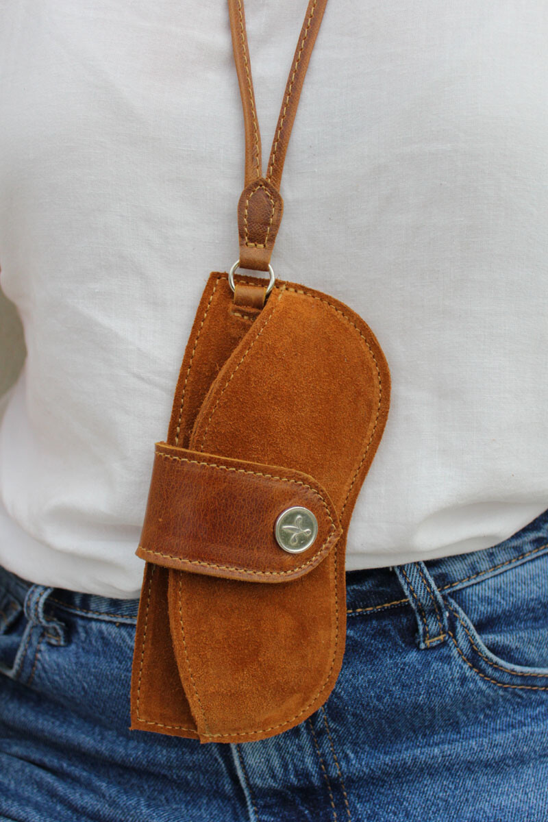 Cuelga lentes LIS - Oxido 