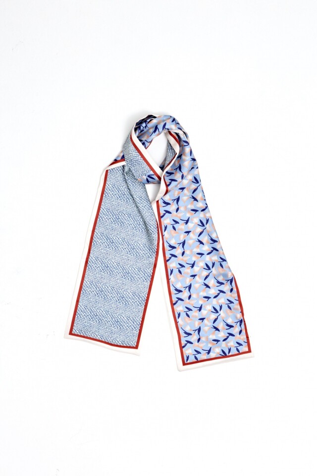 Pañuelo corbatero estampado celeste