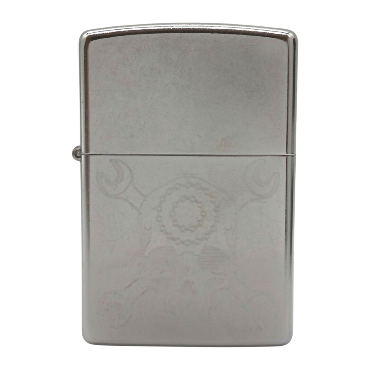 Encendedor ZIPPO 29693 PF 18 Skul Wrenches Design - ZP296937 - plateadouniforme 