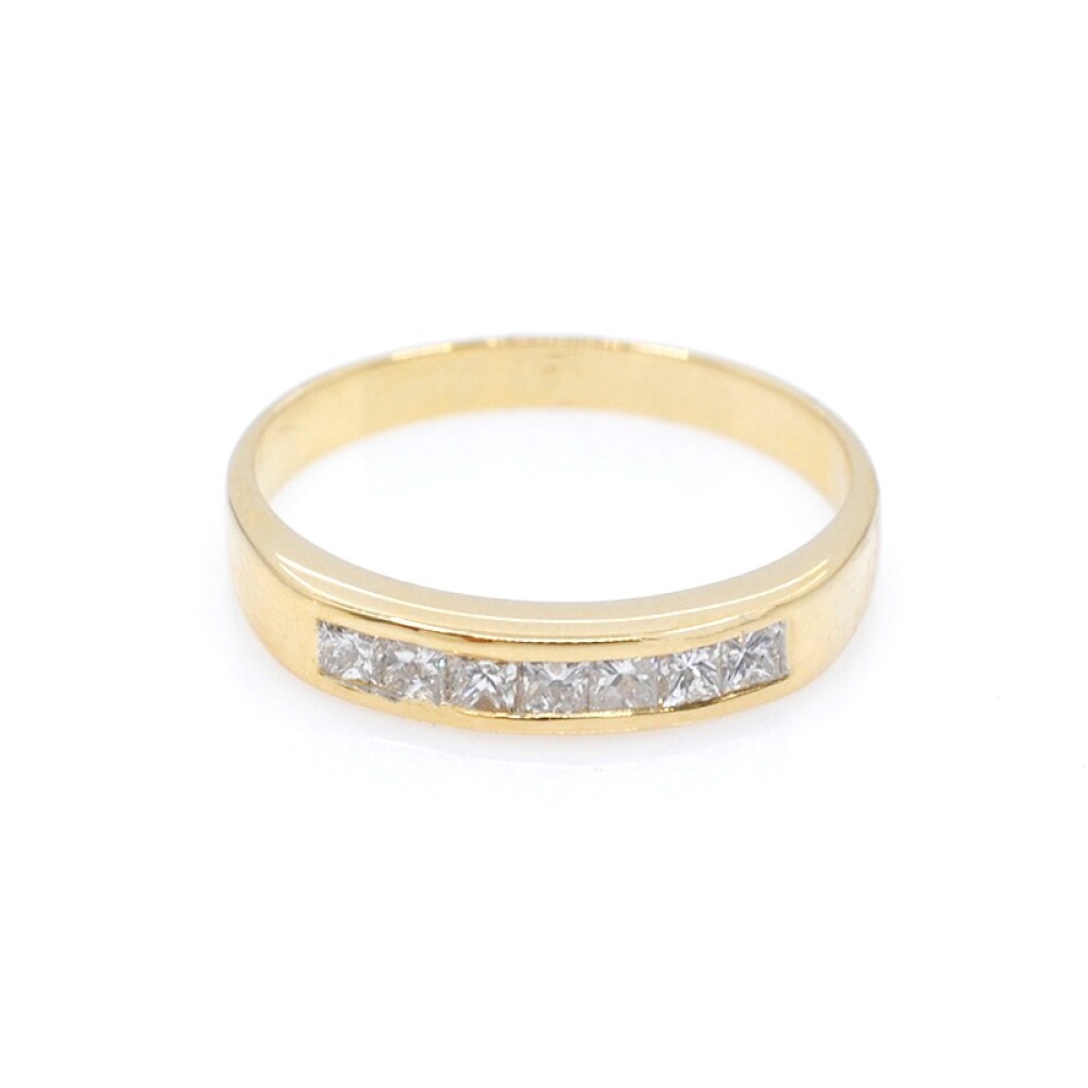 Anillo en oro 18k amarillo y brillantes Anillo en oro 18k amarillo y brillantes